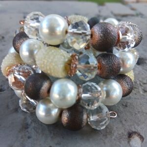 Elegant FAUX Pearl & Crystal Braclet